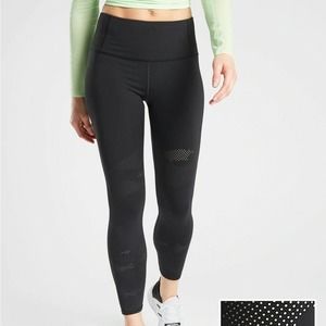 Athleta Persistence Black Camo Laser Cut 7/8 Length Leggings Size Small